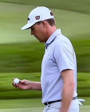 Image post by @alexknappegolf on Instagram