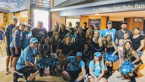 Image post by @roaringriot on Instagram