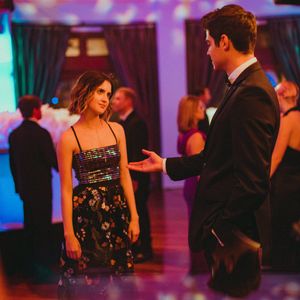 Image post by @lauramarano on Twitter
