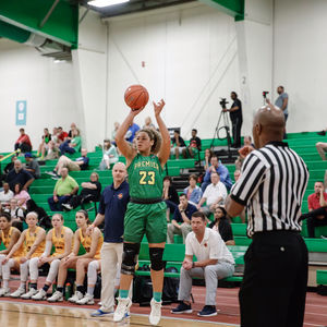 Image post by @nikegirlseybl on Instagram