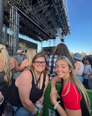 Image post by @lynnseyspader on Instagram