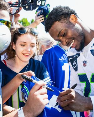 Image post by @12s on Instagram
