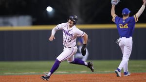 Image post by @ucabearbaseball on Twitter