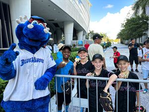 Image post by @BlueWahoosBBall on Twitter