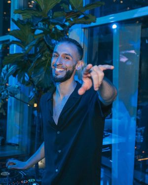 Image post by @alexwolfthedj on Instagram