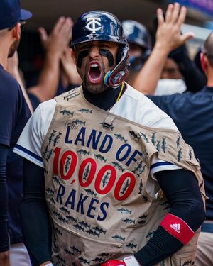 Image post by @twins on Instagram