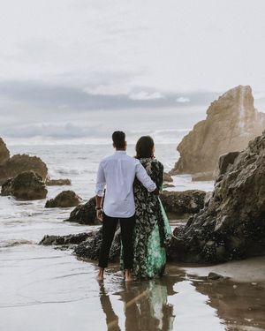 Image post by @thismodernlovephoto on Instagram