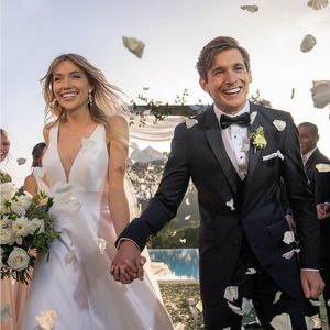 Image post by @theknot on Instagram