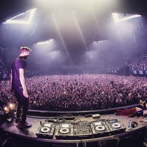 Image post by @martingarrix on Instagram