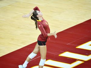 Image post by @uscwomensvolley on Instagram