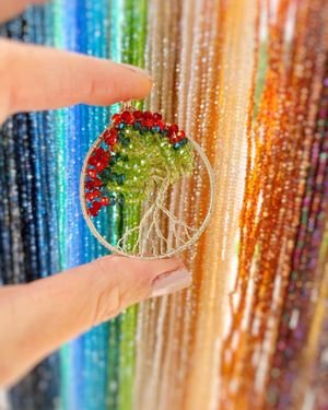Image post by @beadcache on Instagram