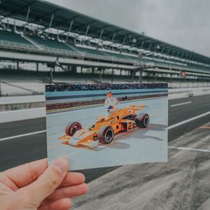 Image post by @arrowmclaren on Instagram