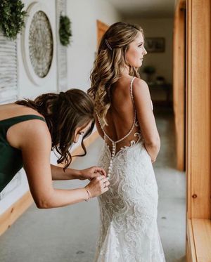 Image post by @theknot on Instagram