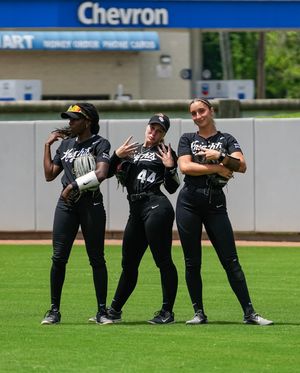 Image post by @ucf.softball on Instagram