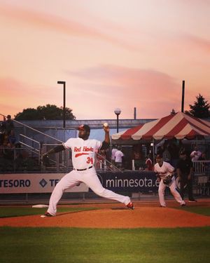 Image post by @fmredhawks on Instagram