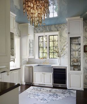 Image post by @divincipainters on Instagram