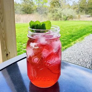 Image post by @drinkspindrift on Instagram