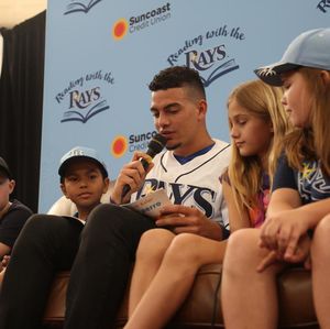 Image post by @raysbeisbol on Instagram