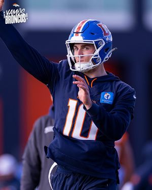 Image post by @broncosespanol on Instagram