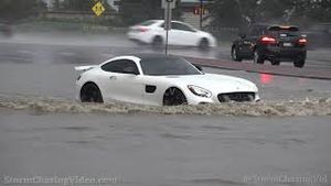 Video post by @stormchasingvideo on YouTube