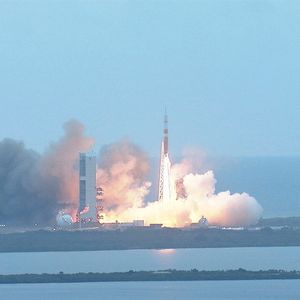 Image post by @nasaartemis on Instagram