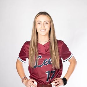 Image post by @leeusoftball on Instagram