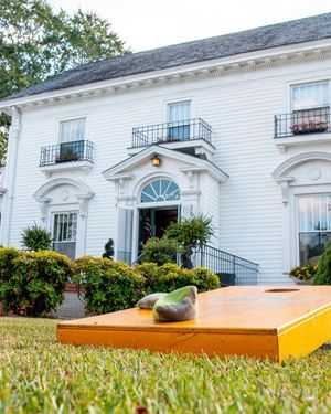 Image post by @simplydivineeventvenue on Instagram