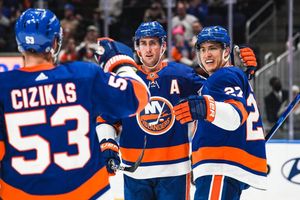 Image post by @nyislanders on Instagram