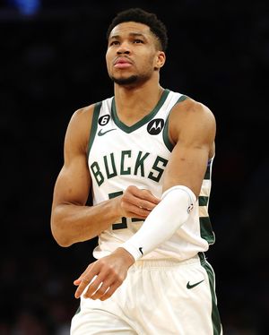 Image post by @giannis_an34 on Instagram