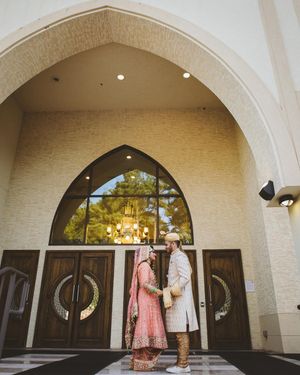Image post by @thismodernlovephoto on Instagram
