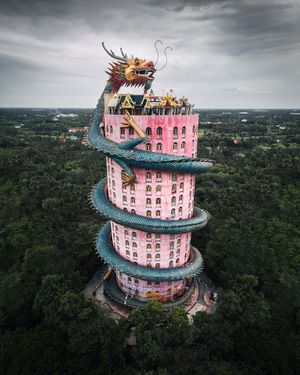 Image post by @discovery on Instagram