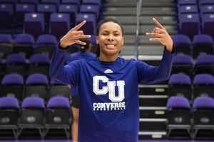 Image post by @converse_wbb on Instagram