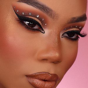 Image post by @morphebrushes on Instagram