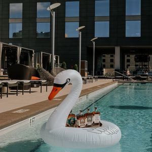 Image post by @omnilou on Instagram