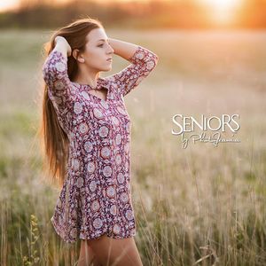 Image post by @seniorsbyphotojeania on Instagram