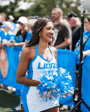 Image post by @detlionscheerleaders on Instagram