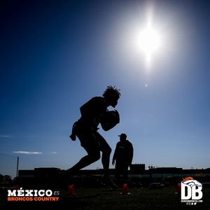 Image post by @broncosespanol on Instagram