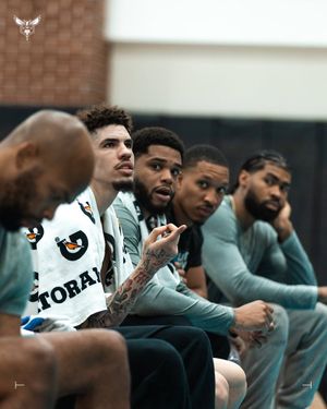 Image post by @hornets on Twitter