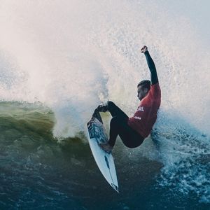 Image post by @wsl.qs on Instagram