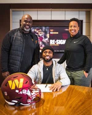 Image post by @commanders on Instagram