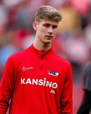 Image post by @azalkmaar on Instagram