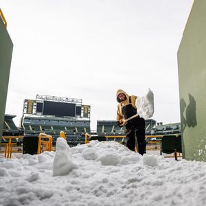 Image post by @lambeaufield on Instagram