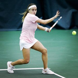 Image post by @ou_wtennis on Instagram