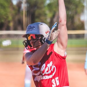 Image post by @softballyouth on Instagram
