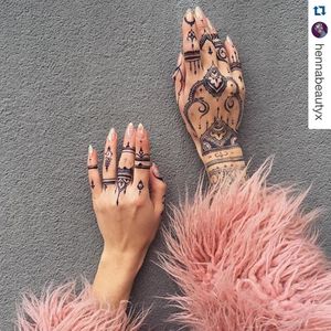 Image post by @amaliah_com on Instagram