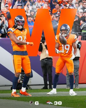 Image post by @broncosespanol on Instagram