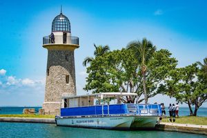 Image post by @deeringestate on Instagram