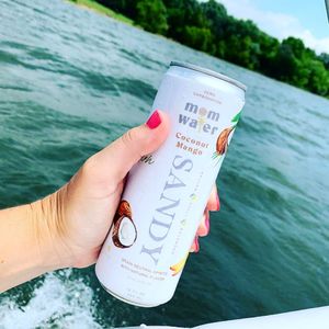 Image post by @drinkmomwater on Instagram
