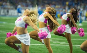 Image post by @detlionscheerleaders on Instagram
