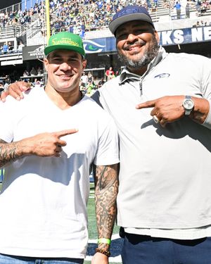 Image post by @seahawkslegends on Instagram